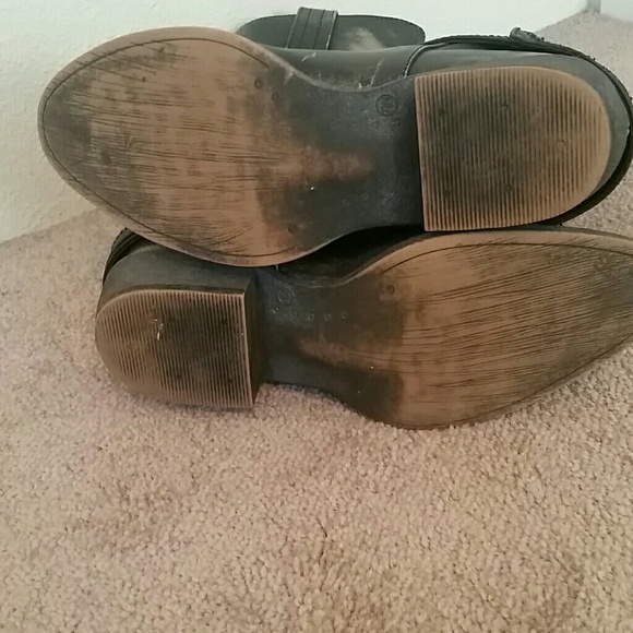 Distressed cowgirl boots - Picture 6 of 8